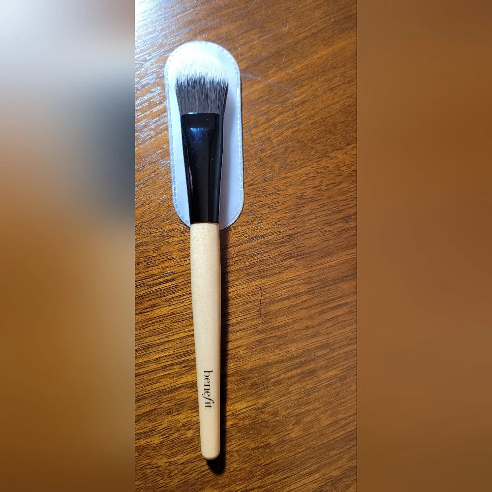 Benefit Makeup Brush with Protective Case NEW